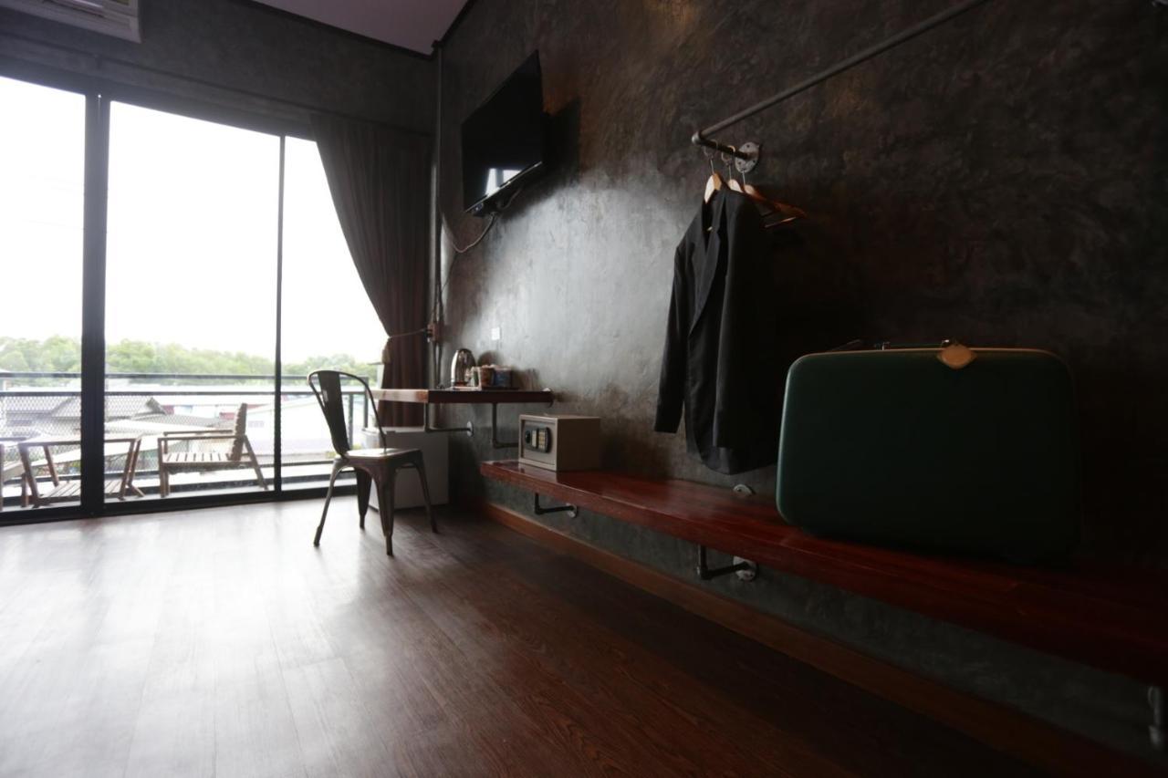 One Four Seven Hotel & Snooker Bar Районг Екстер'єр фото