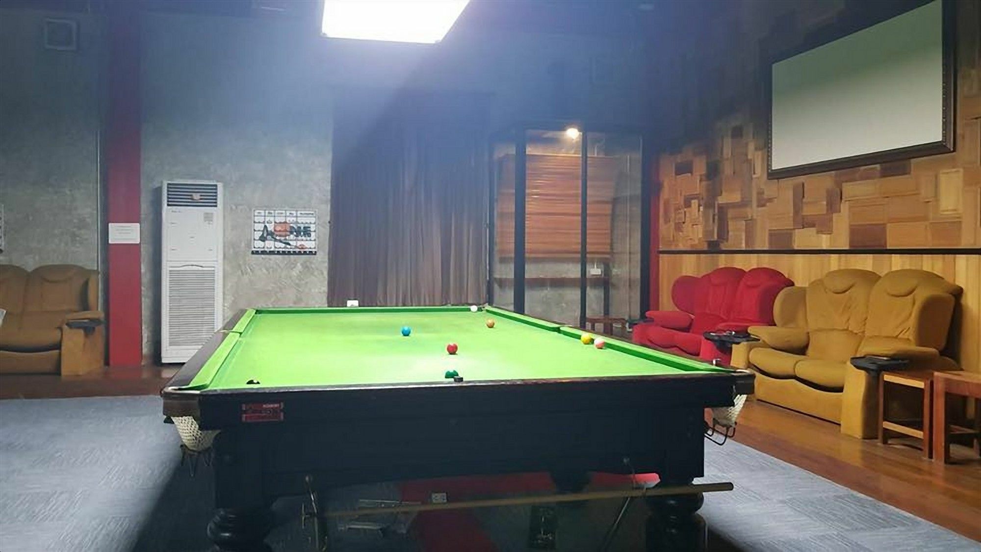 One Four Seven Hotel & Snooker Bar Районг Екстер'єр фото